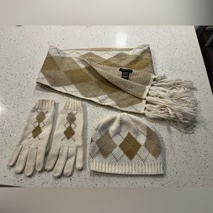 New York & Co Scarf Gloves Hat Beanie 3 pc Winter Set Cream Gold Argyle